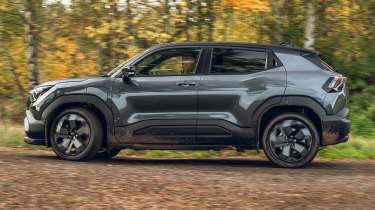 Suzuki e Vitara - side profile off road