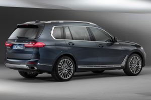 New BMW X7 studio shoot rear