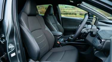 Toyota CH-R+ - front seats