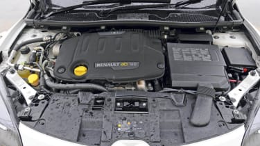 Renault Megane CC engine