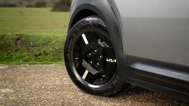 Kia PV5 Cargo - wheel