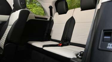 Land Rover Discovery Tempest - rear seats