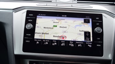 Volkswagen Passat Alltrack - maps