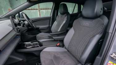 Volkswagen ID.4 - front seats