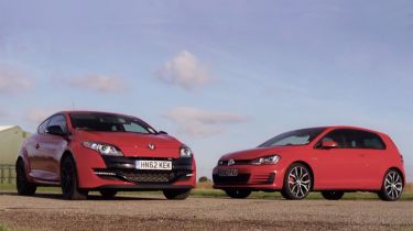 Volkswagen Golf vs Renault Megane RS video