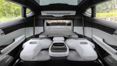 Polestar 5 - seats down
