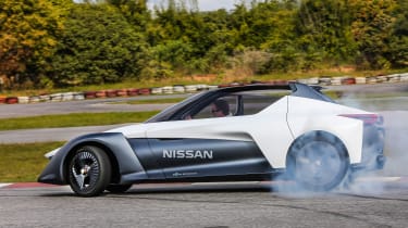 Nissan BladeGlider - rear drift