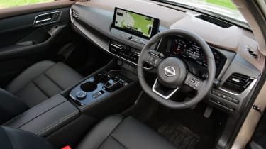 Nissan X-Trail - interior (driver&#039;s door view)
