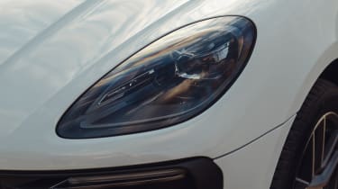Porsche Macan T - headlight