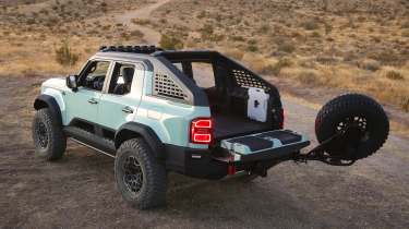 Toyota Land Cruiser ROX concept - rear with boot open 