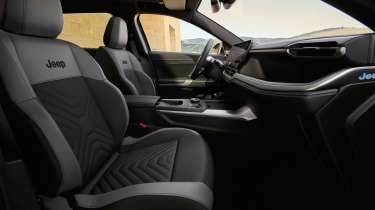 Jeep Compass Plug-In Hybrid - seats