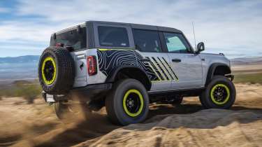 Ford Bronco RTR - rear drifting