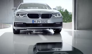 BMW 530e wireless charging