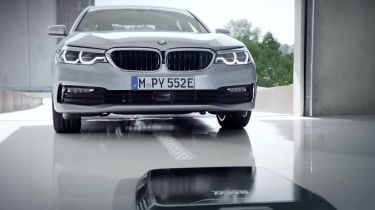 BMW 530e wireless charging