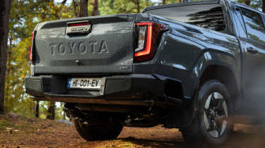 Toyota Hilux - rear detail
