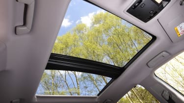 Lexus RX - panoramic roof