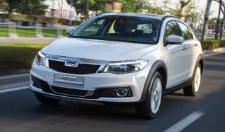 Qoros 3 city SUV front