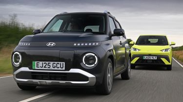 Hyundai Inster vs BYD Dolphin Surf - front tracking