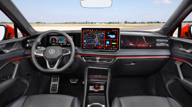 Volkswagen Tiguan - cabin