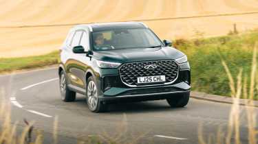 Chery Tiggo 8 - front cornering