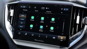 Maserati Ghibli Hybrid - infotainment