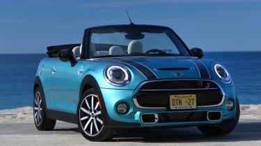 MINI Convertible Automatic - header image