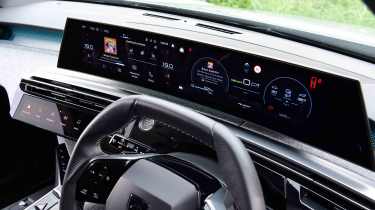 Peugeot E-3008 - 21-inch screen