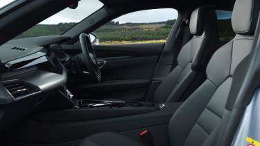 Audi e-tron GT - front seats