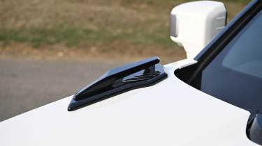 KGM Actyon - bonnet grab handle