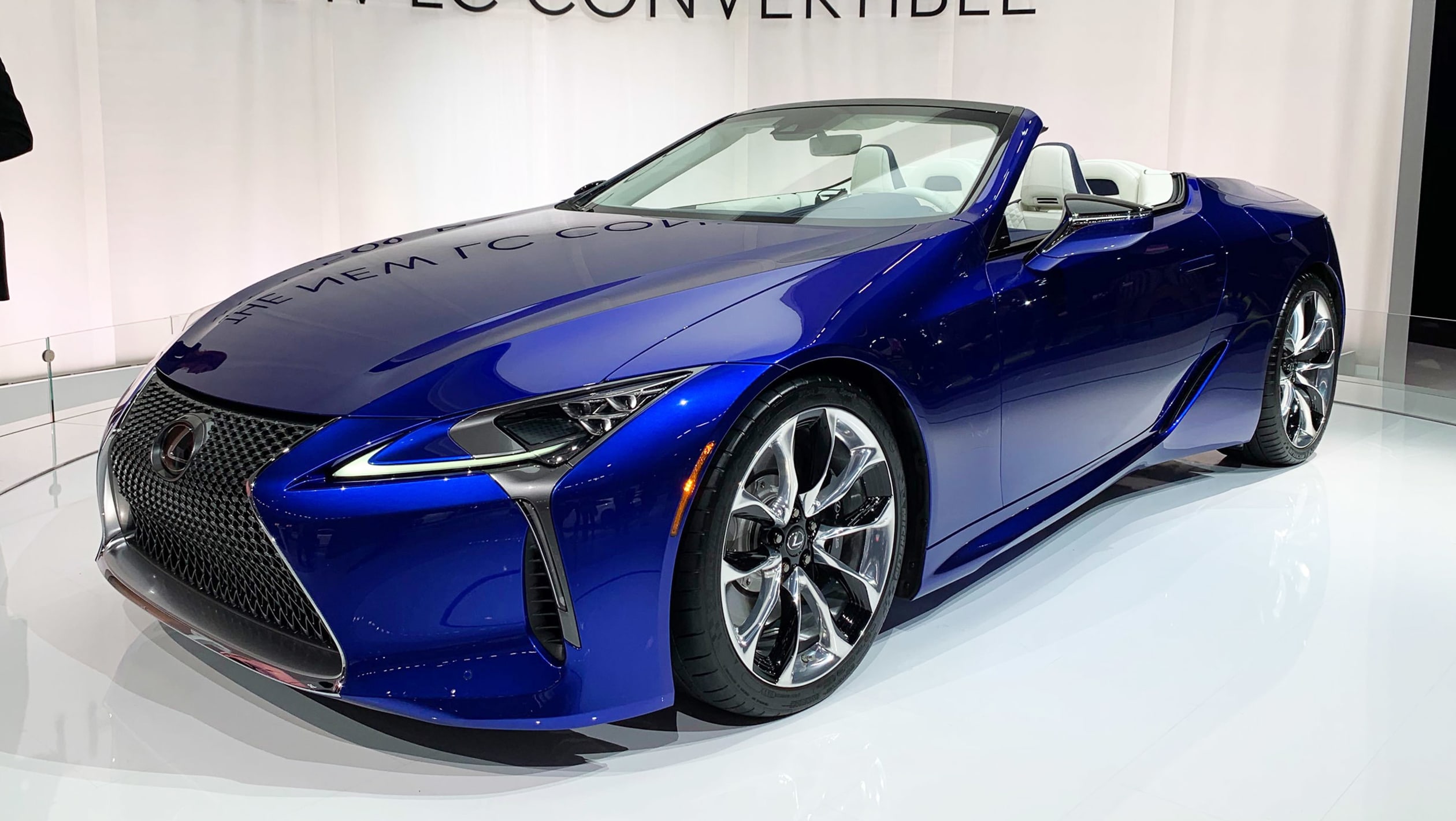 New Lexus LC 500 Convertible launched in LA - pictures | Auto Express