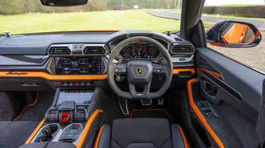 Lamborghini Urus SE - dashboard