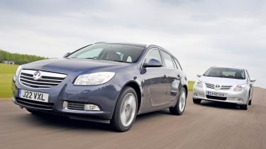 Insignia 1.6T vs Avensis 2.0