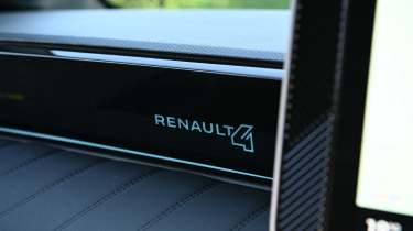 Renault 4 - trim