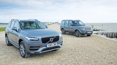 Volvo XC90 vs Land Rover Discovery 2