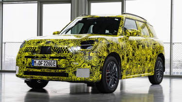 MINI Countryman camouflaged - front