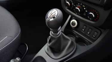 Dacia Duster - gearstick
