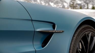 Aston Martin Vantage Roadster - side detail