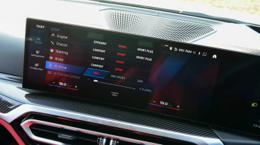BMW M3 Touring Competition - touchscreen