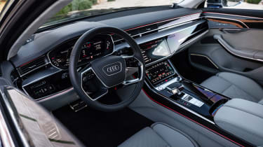 Audi S8 - dash