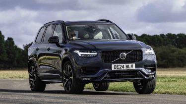 Volvo XC90 B5 - main image