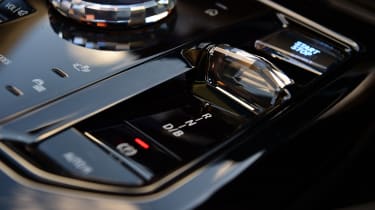 BMW i5 - gear selector
