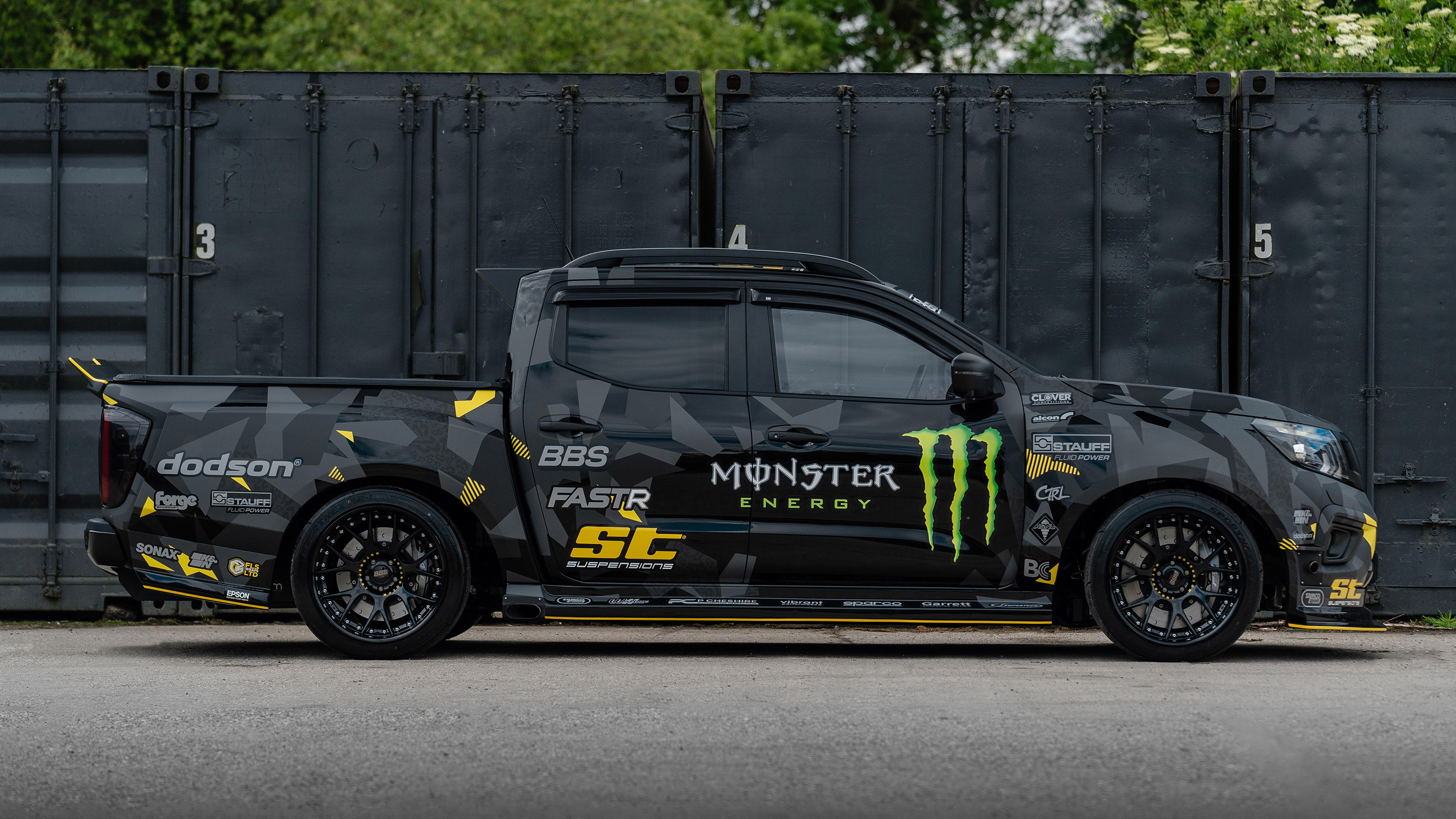 The Nissan Navara-R is a 1000bhp GT-R-powered pick-up