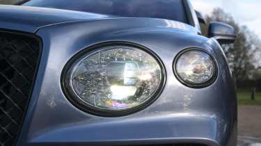Bentley Bentayga Speed - front light
