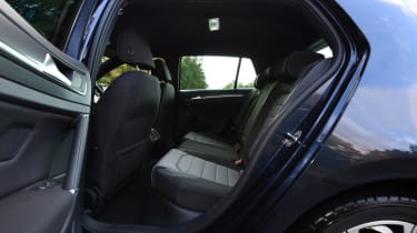 Volkswagen Golf R-Line 2016 - rear seats