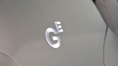 Renault Trafic Graphite Edition - seat detail