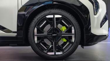 Kia EV3 GT - wheel