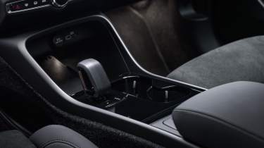Volvo EX40 facelift - transmission