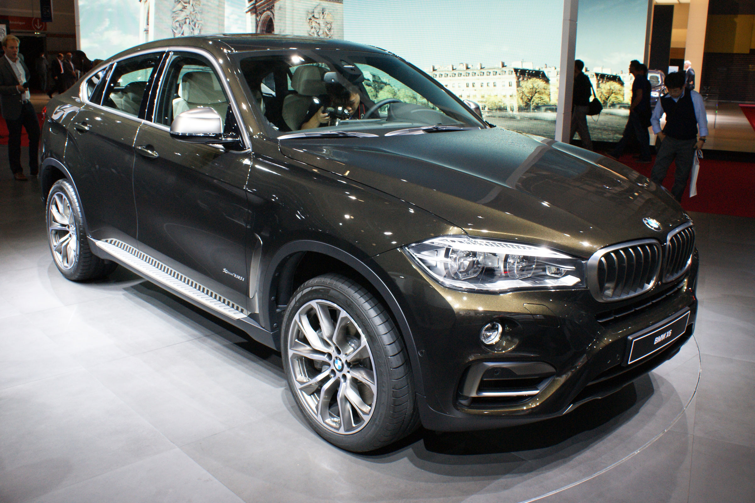 Bmw x6 вид сзади