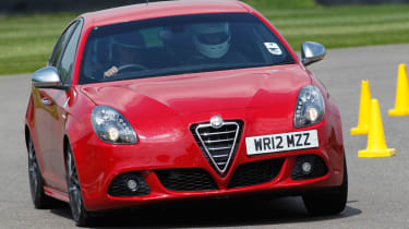 Alfa Romeo Giulietta Cloverleaf front cornering