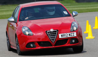 Alfa Romeo Giulietta Cloverleaf front cornering